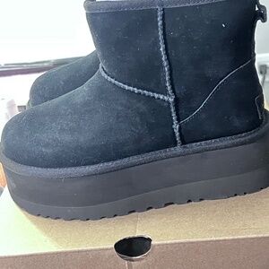 Ugg Mini Platform
